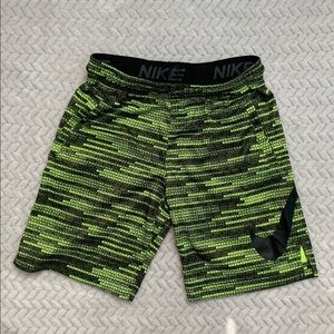 Boys size 7 Nike dri fit shorts
